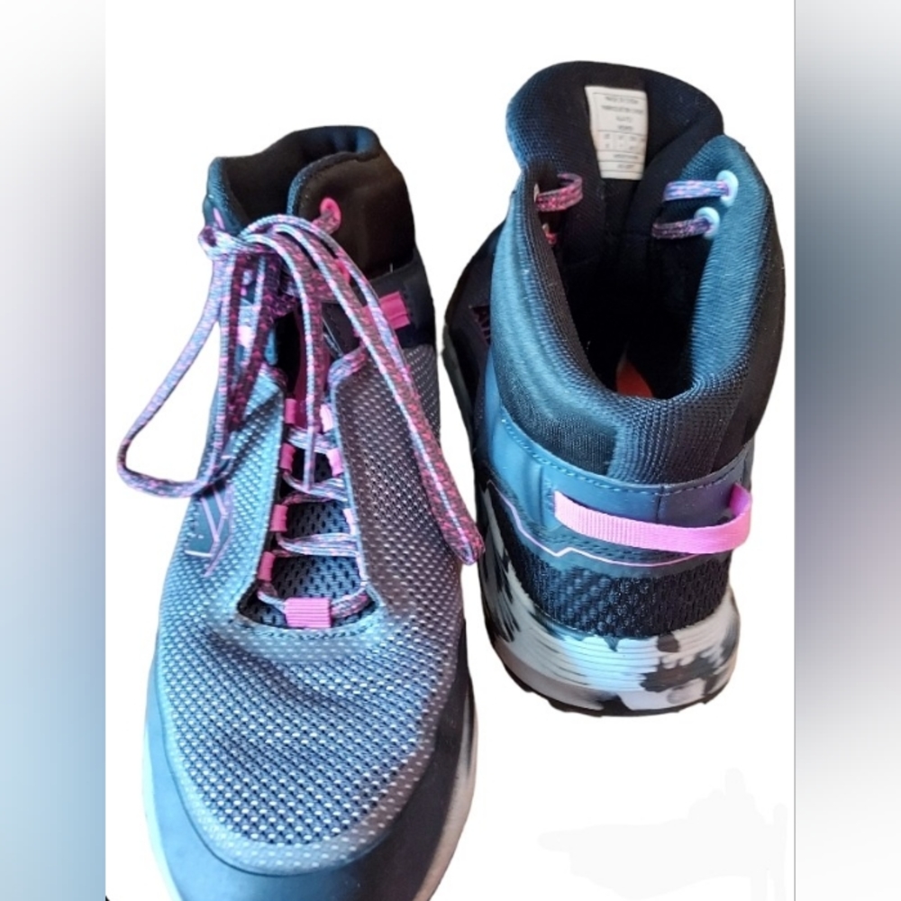 Size 9 Avia Sport Shoes